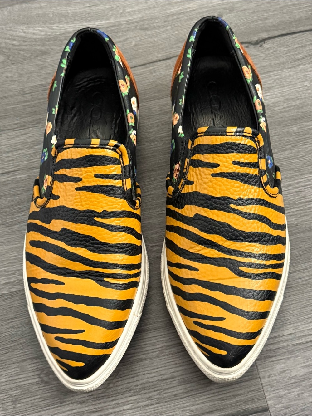 Coach C103 Tiger Print Floral Pointed Toe Slip On Sneakers 6.5